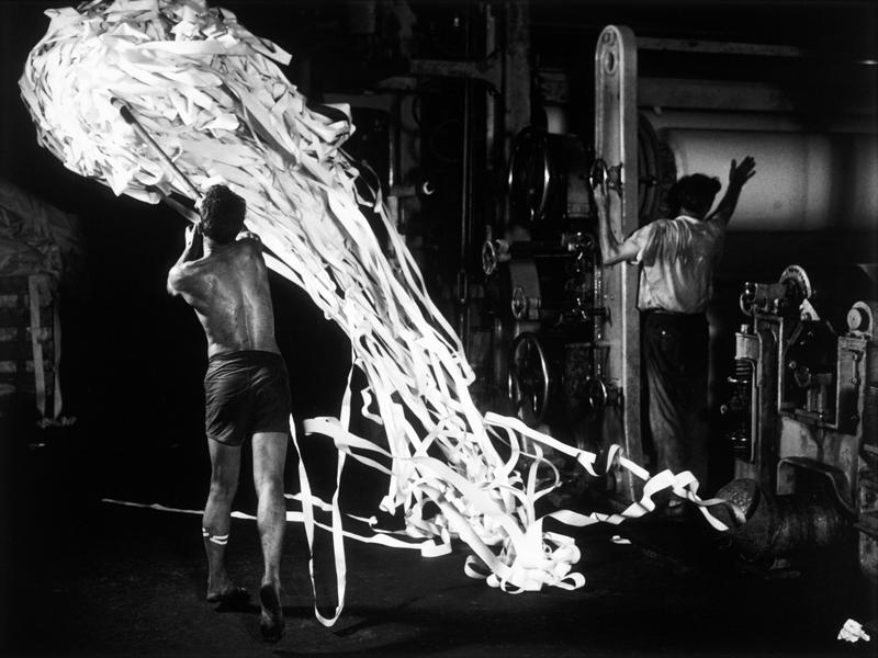 Harold E. Edgerton, Paper Mill Worker, 1937. Smithsonian American Art Museum, Gift of Mr. and Mrs. Richard F. Young